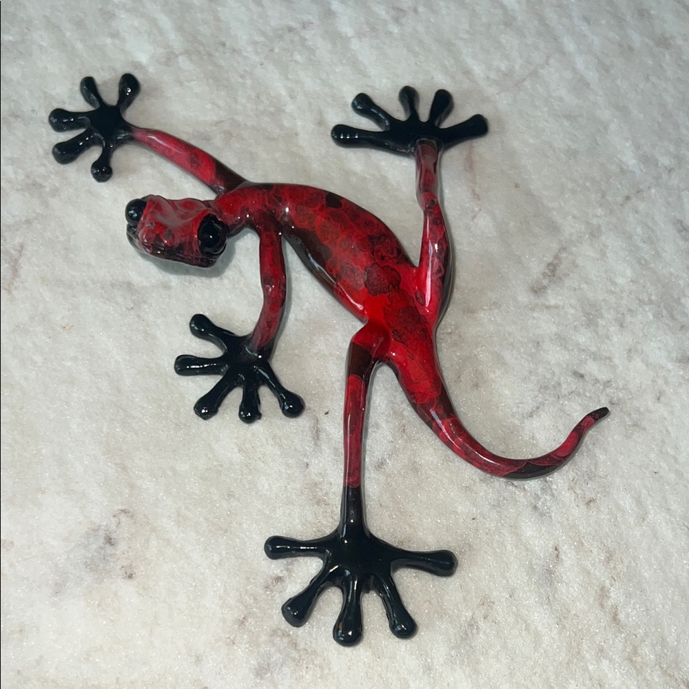 New CESAR NARANJO SIGNED RED BRONZE GECKO SCULPTURE